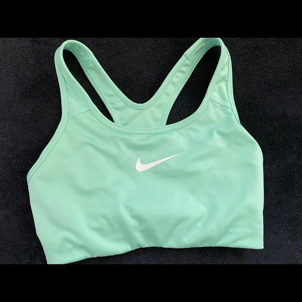 Nike sports bra- never been worn!